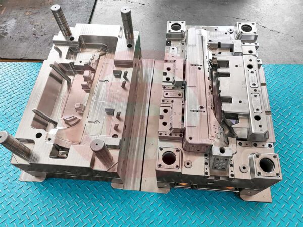 Automobile Die 4 4 2